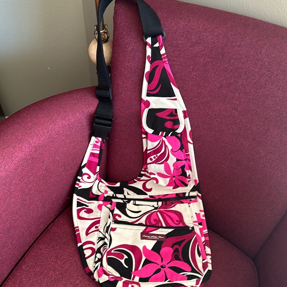 Brand new walking pouch sling back